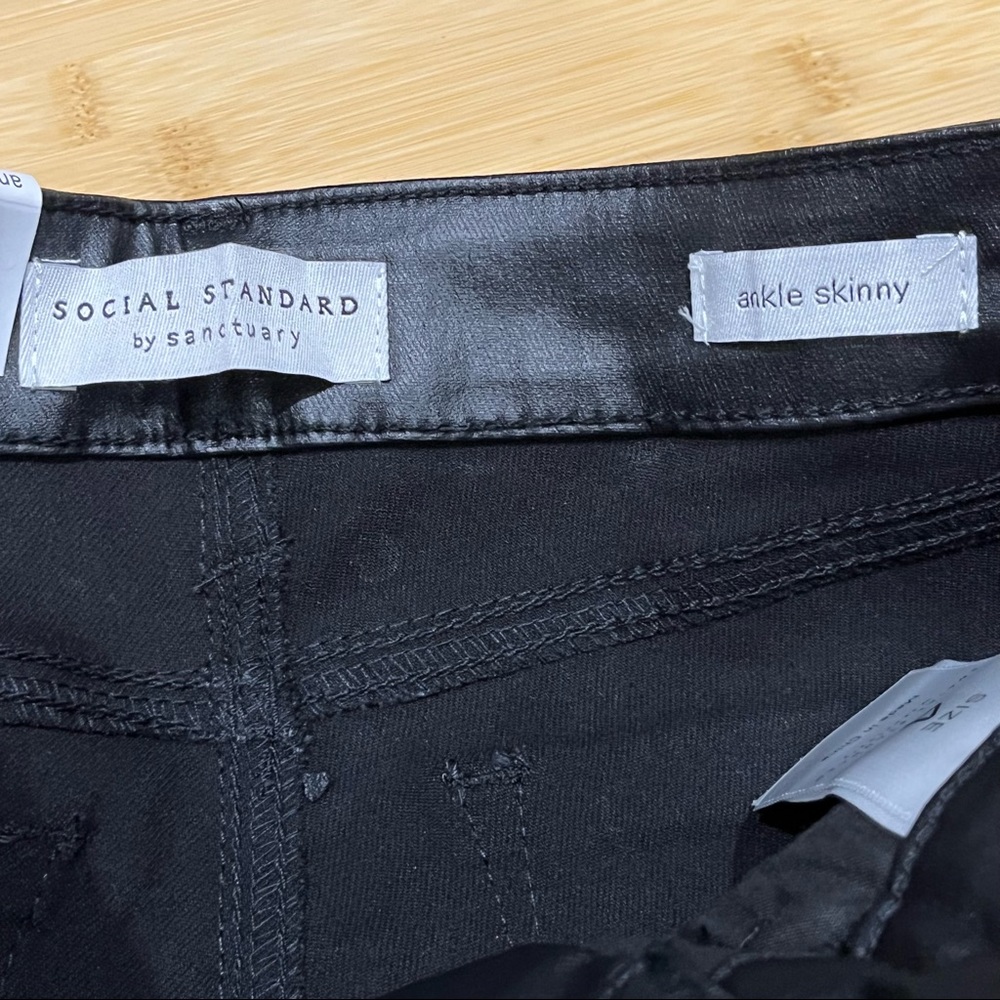 NWT Faux Leather Look Social Standard Skinny Ankle Jeans, Sz 6 or Sz 4 - Picture 11 of 16